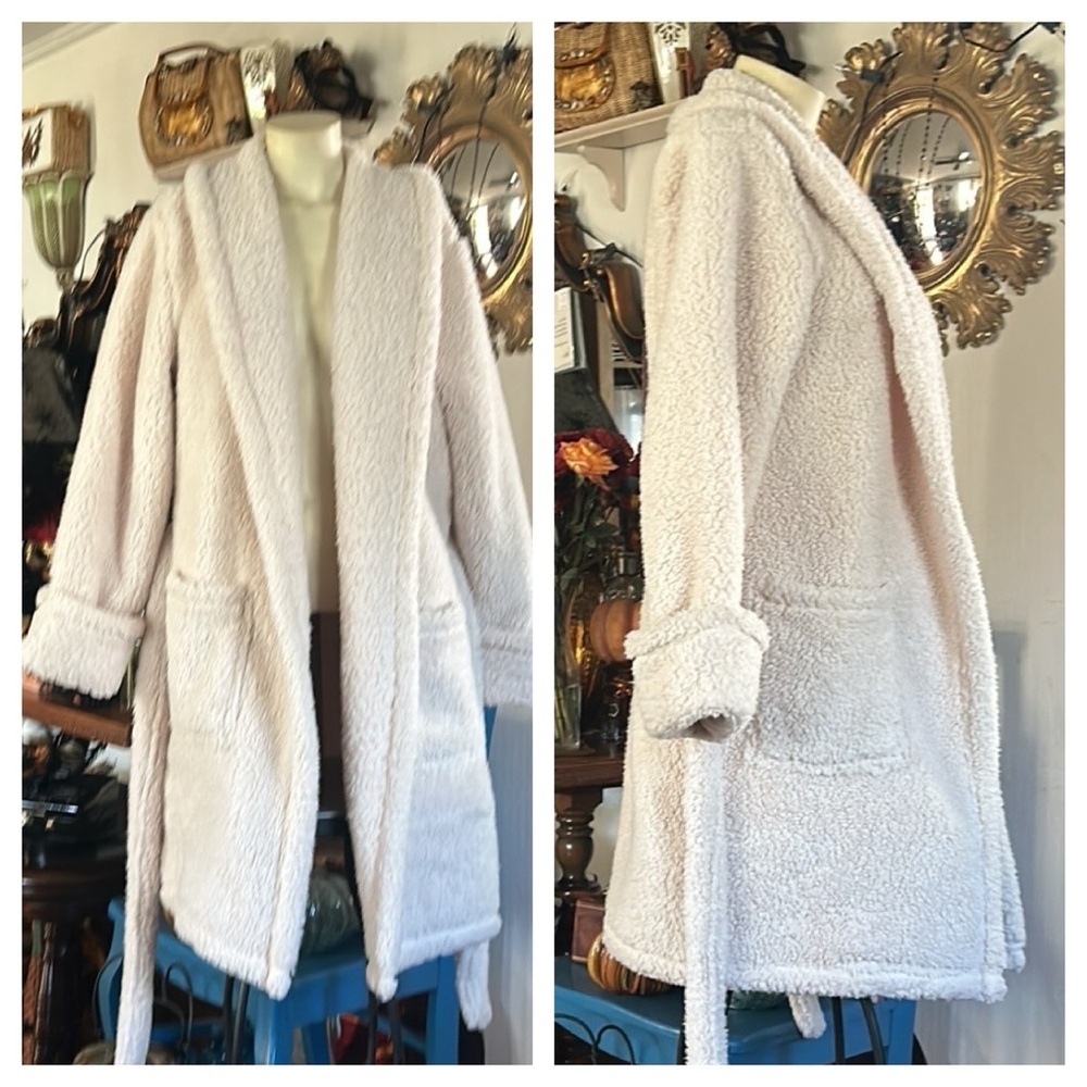 Sherpa Robe - Picture 3 of 8